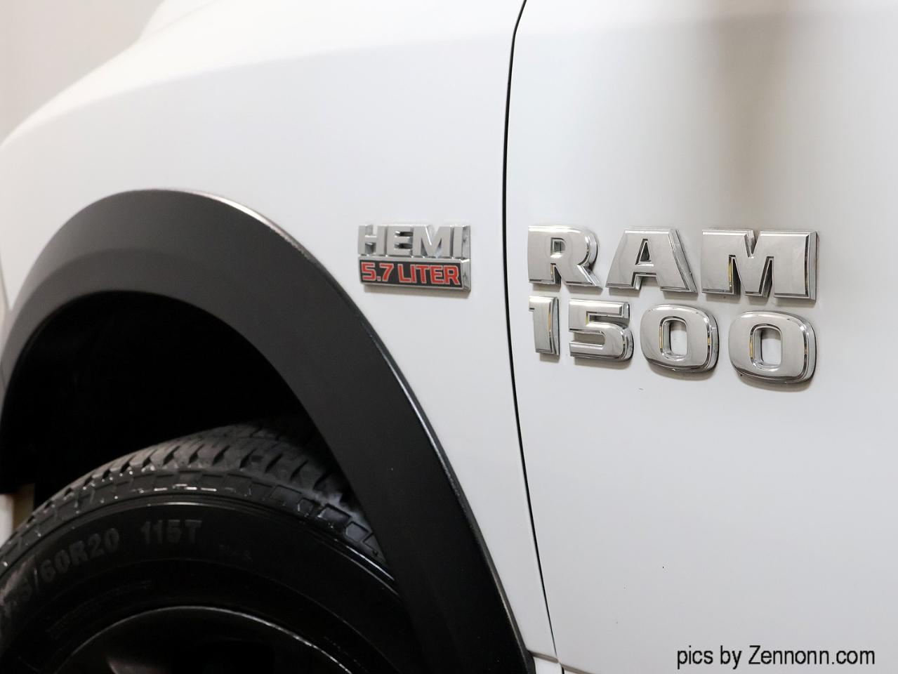 RAM 1500 4WD Crew Cab 140.5" Sport 2014