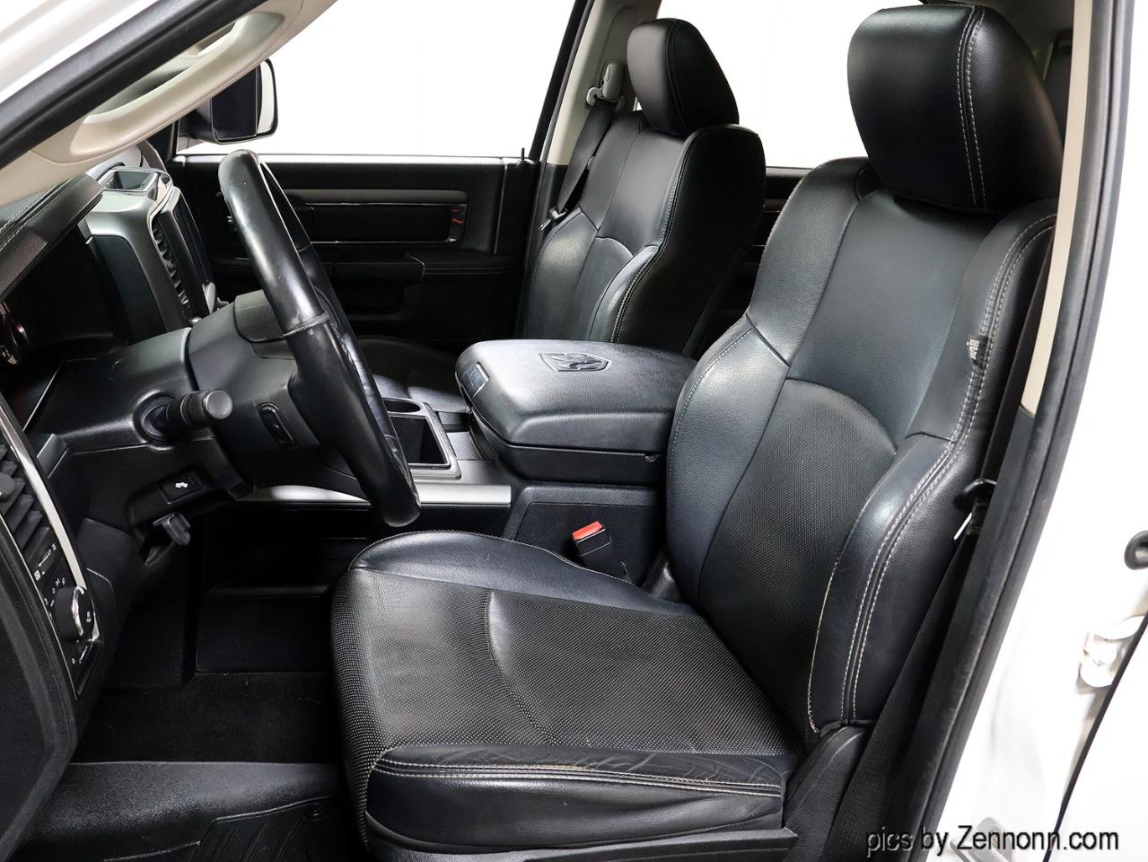 RAM 1500 4WD Crew Cab 140.5" Sport 2014