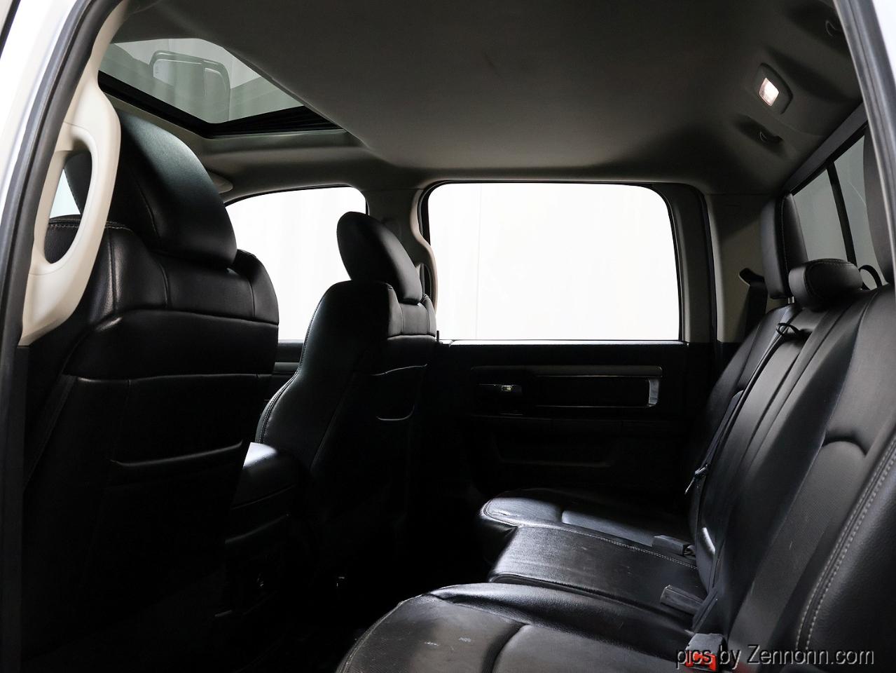 RAM 1500 4WD Crew Cab 140.5" Sport 2014