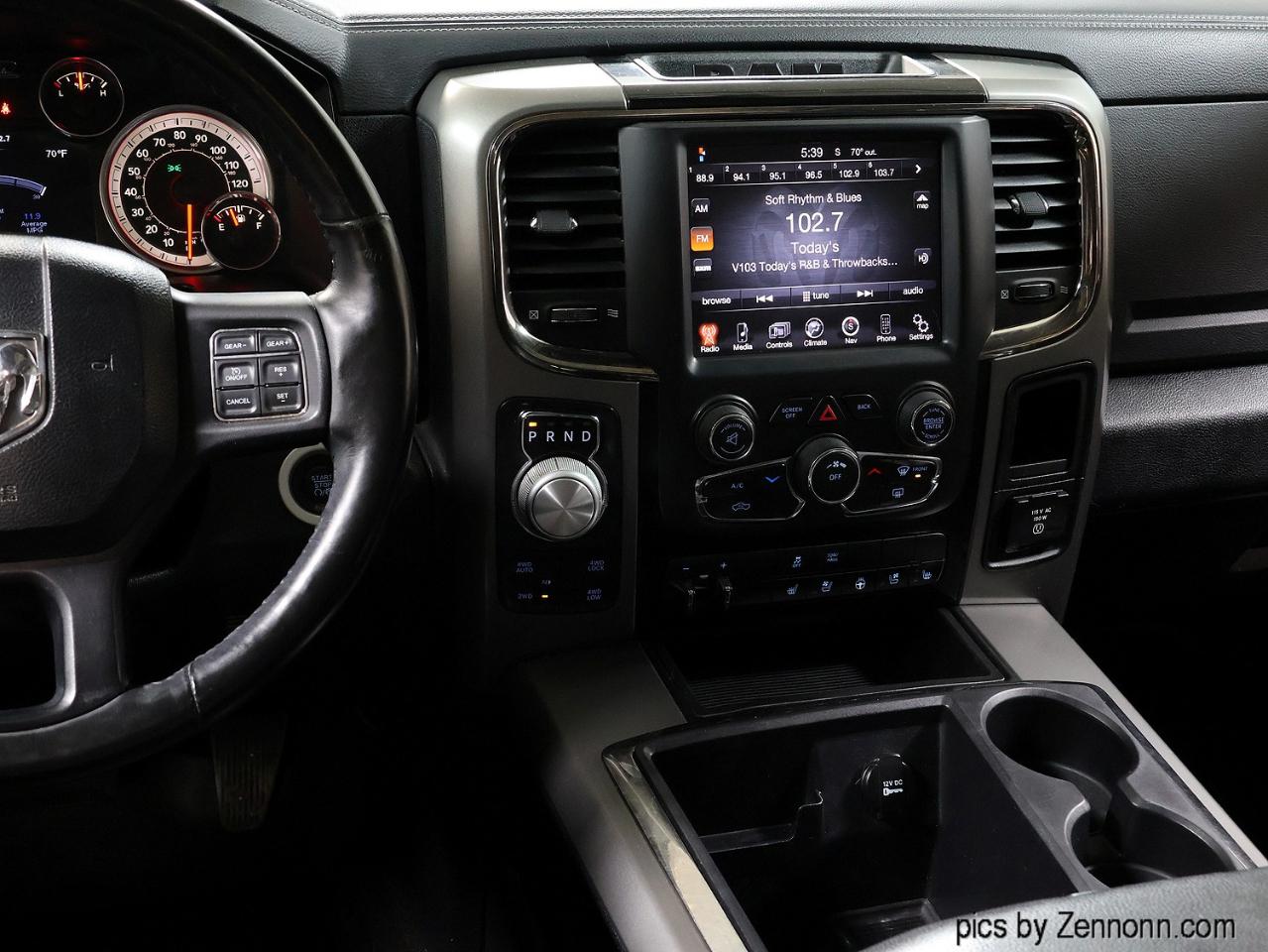 RAM 1500 4WD Crew Cab 140.5" Sport 2014