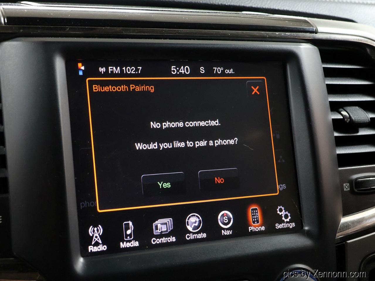 RAM 1500 4WD Crew Cab 140.5" Sport 2014