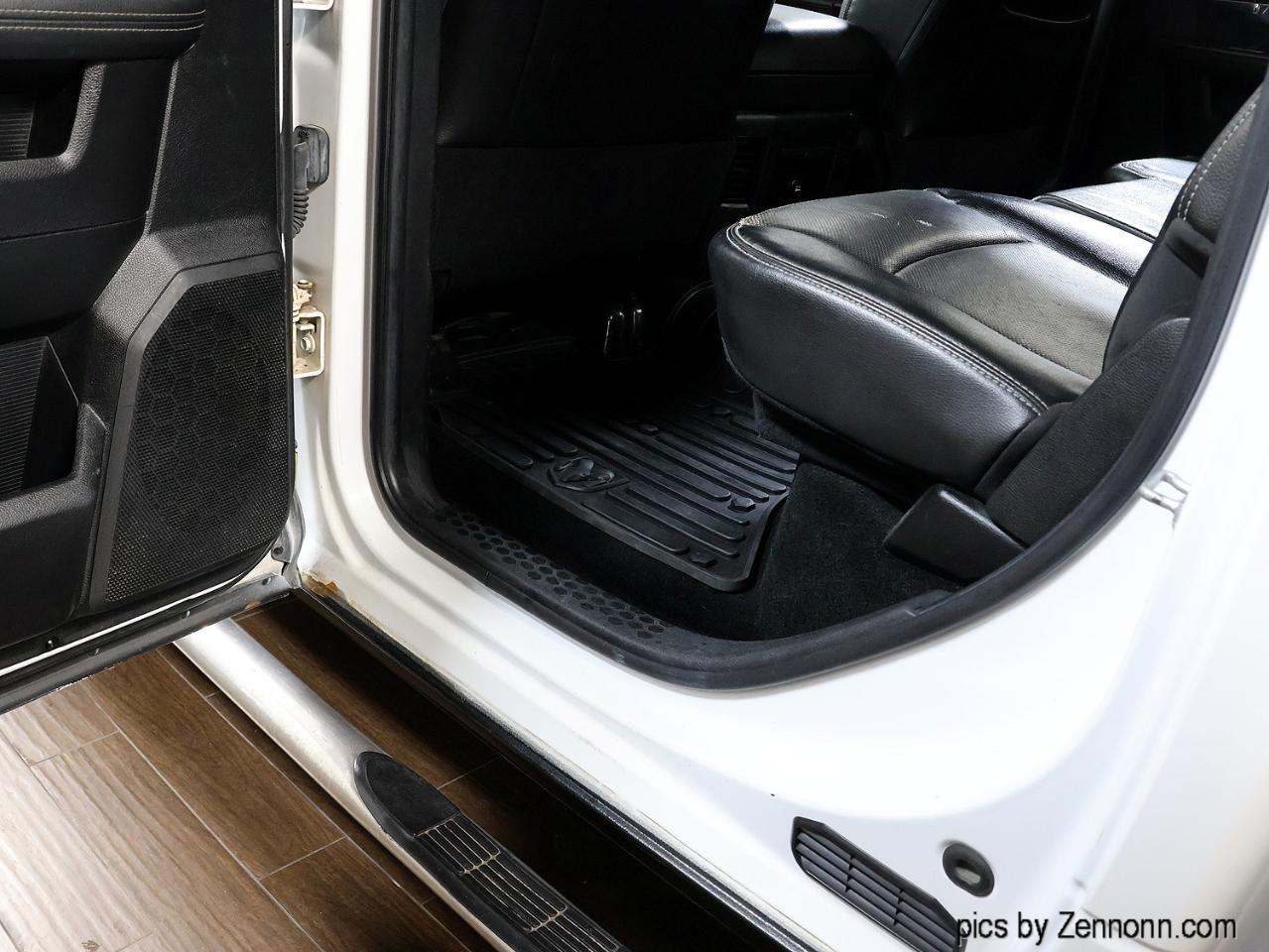 RAM 1500 4WD Crew Cab 140.5" Sport 2014