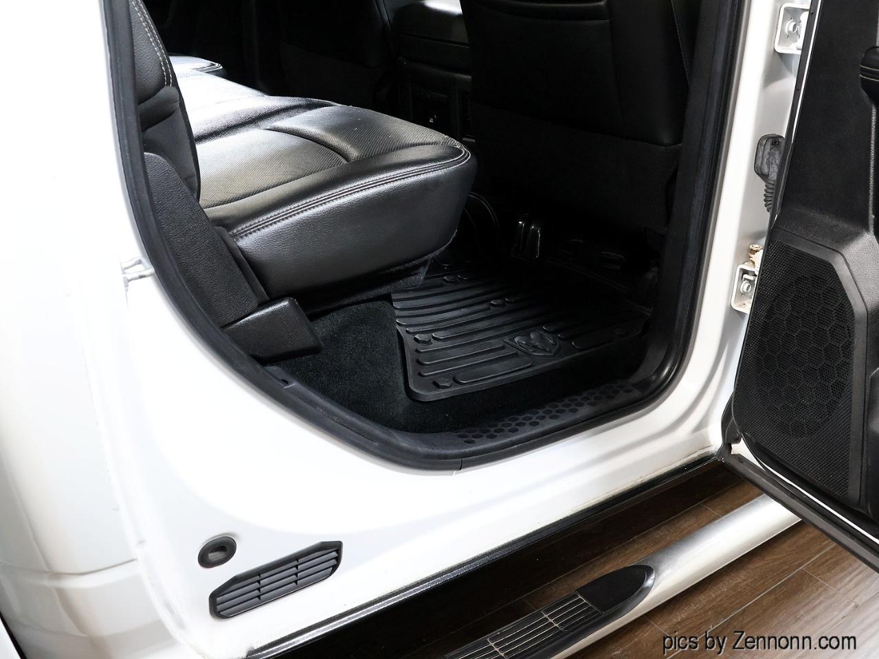 RAM 1500 4WD Crew Cab 140.5" Sport 2014