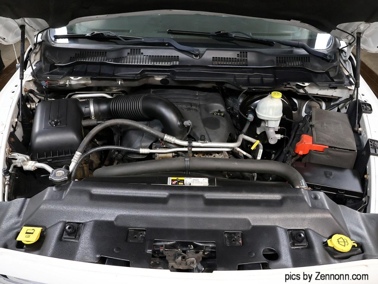 RAM 1500 4WD Crew Cab 140.5" Sport 2014