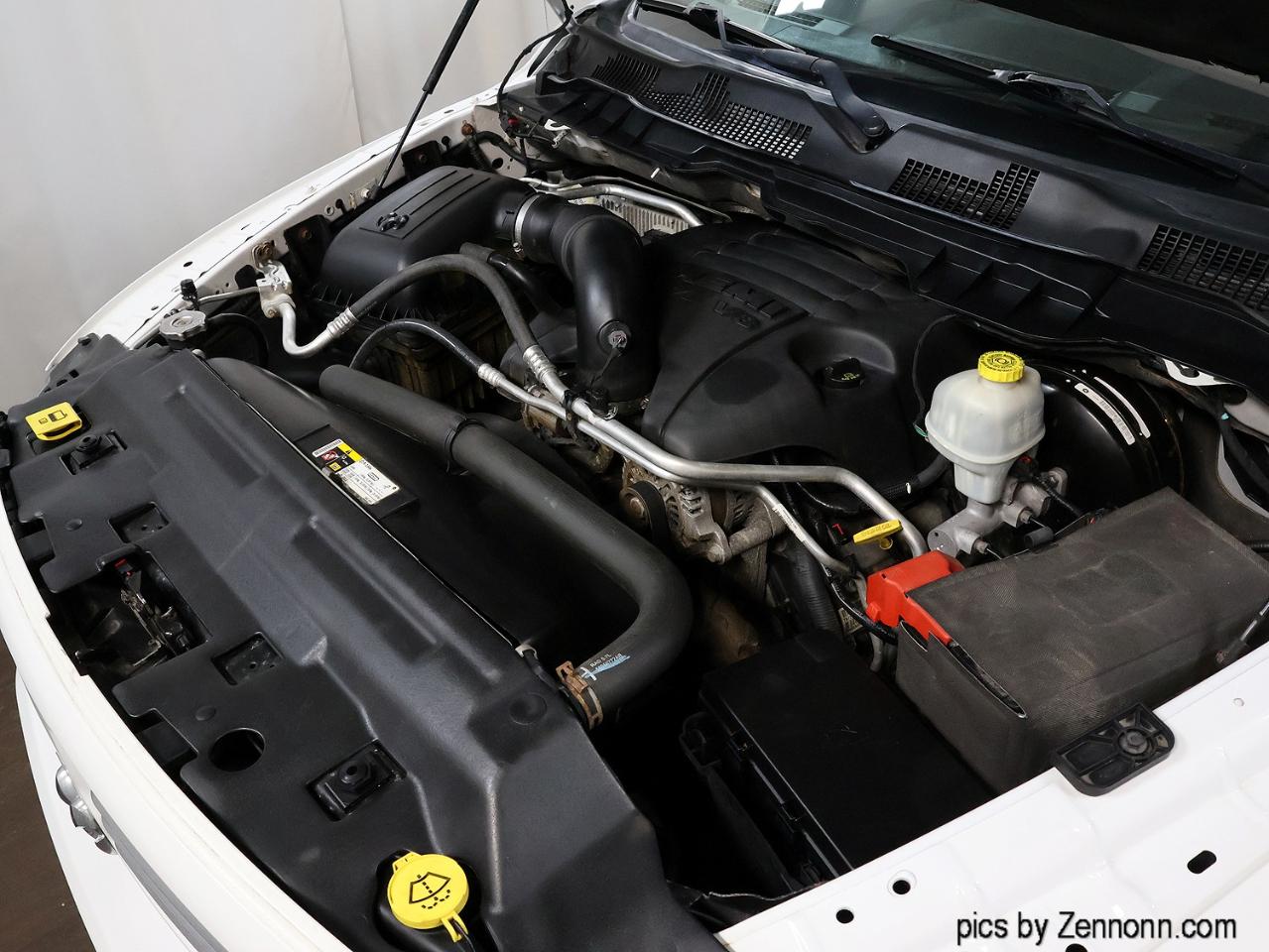 RAM 1500 4WD Crew Cab 140.5" Sport 2014