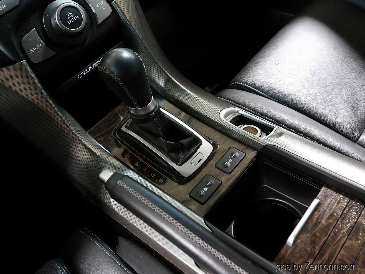 Acura TL 4dr Sdn SH-AWD 2009