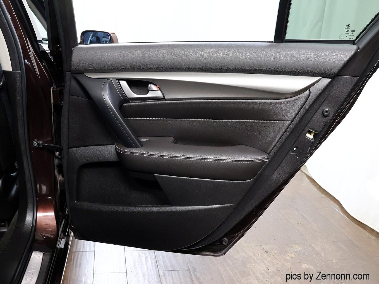 Acura TL 4dr Sdn SH-AWD 2009