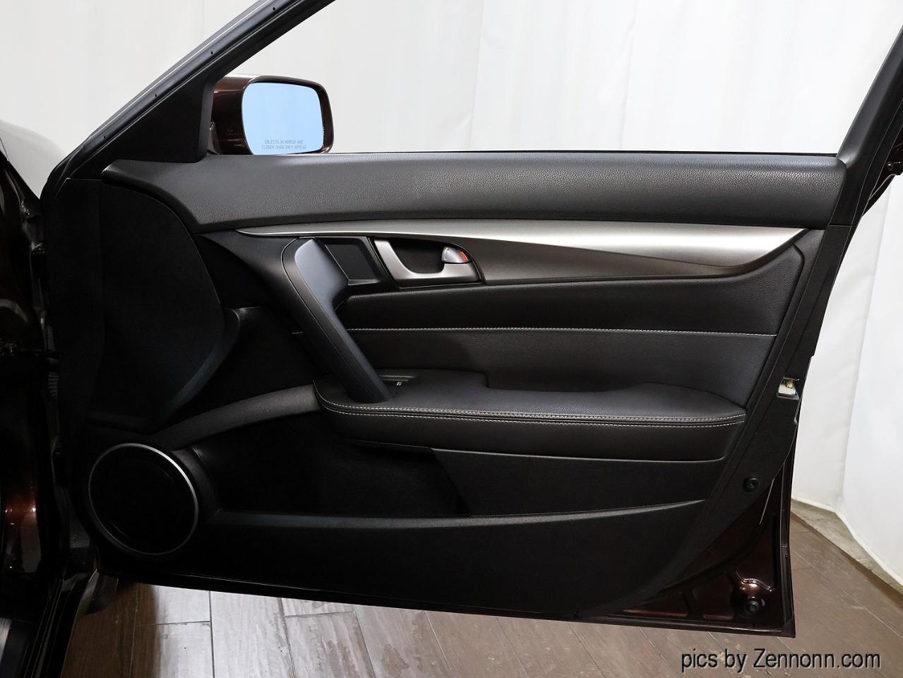 Acura TL 4dr Sdn SH-AWD 2009