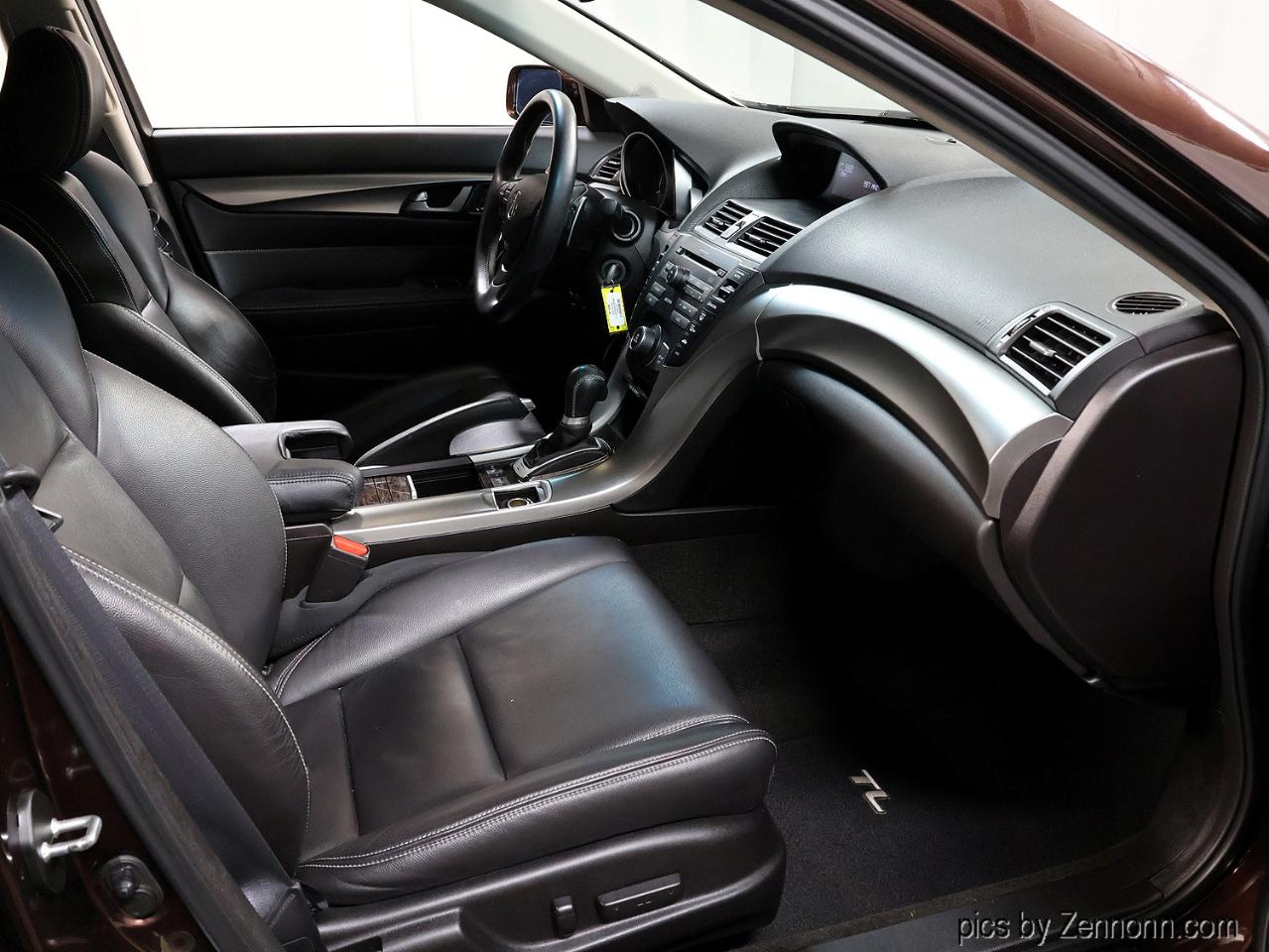 Acura TL 4dr Sdn SH-AWD 2009