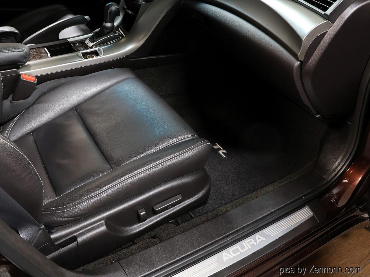 Acura TL 4dr Sdn SH-AWD 2009