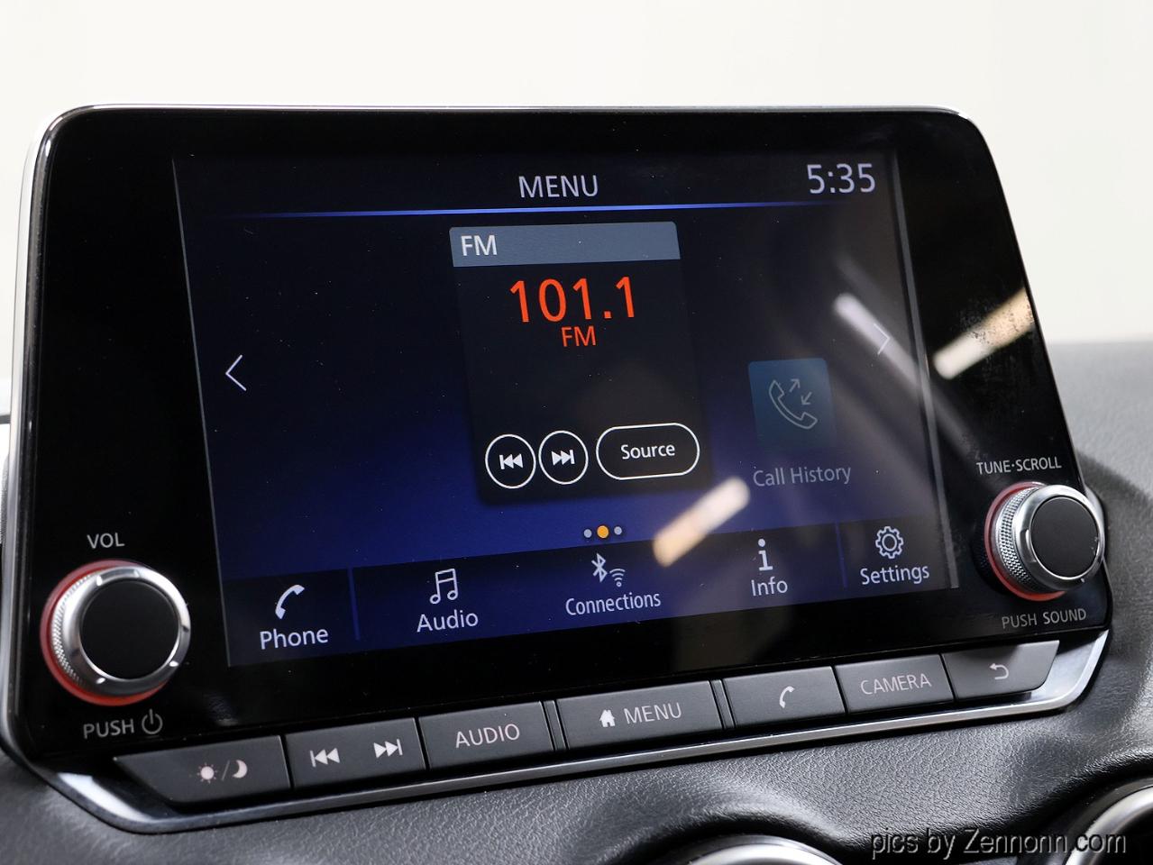 Nissan Sentra SV CVT 2021