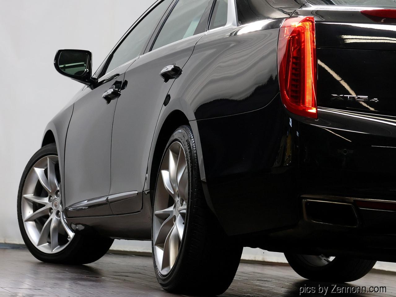 Cadillac XTS 4dr Sdn Premium AWD 2015