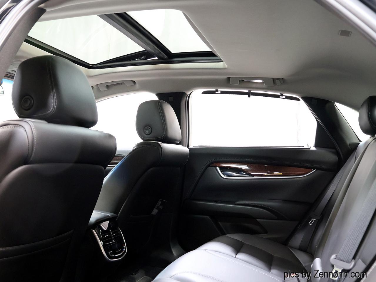 Cadillac XTS 4dr Sdn Premium AWD 2015