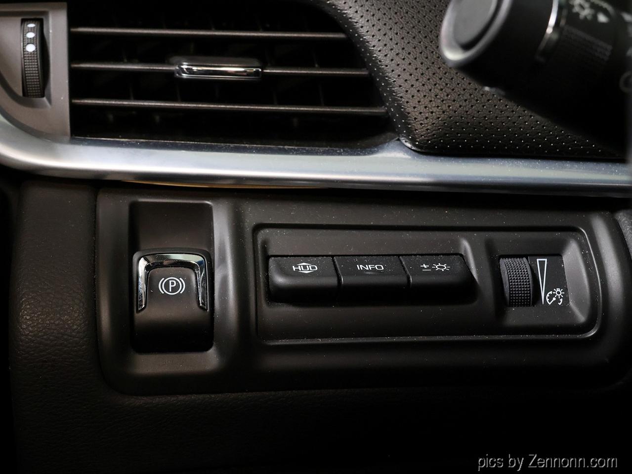 Cadillac XTS 4dr Sdn Premium AWD 2015