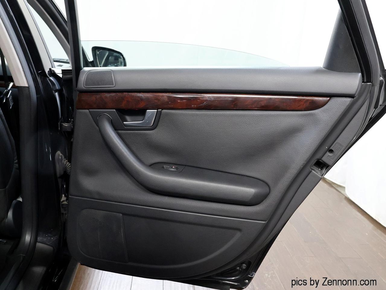 Audi A4 4dr Sdn 3.0L quattro AWD Man 2002