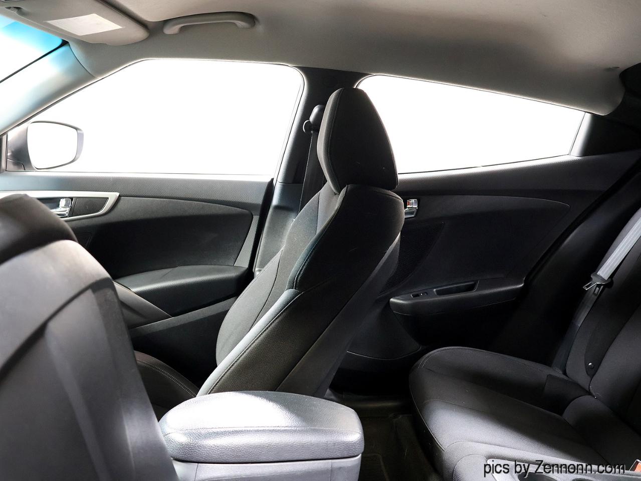 Hyundai Veloster 3dr Cpe Auto 2016