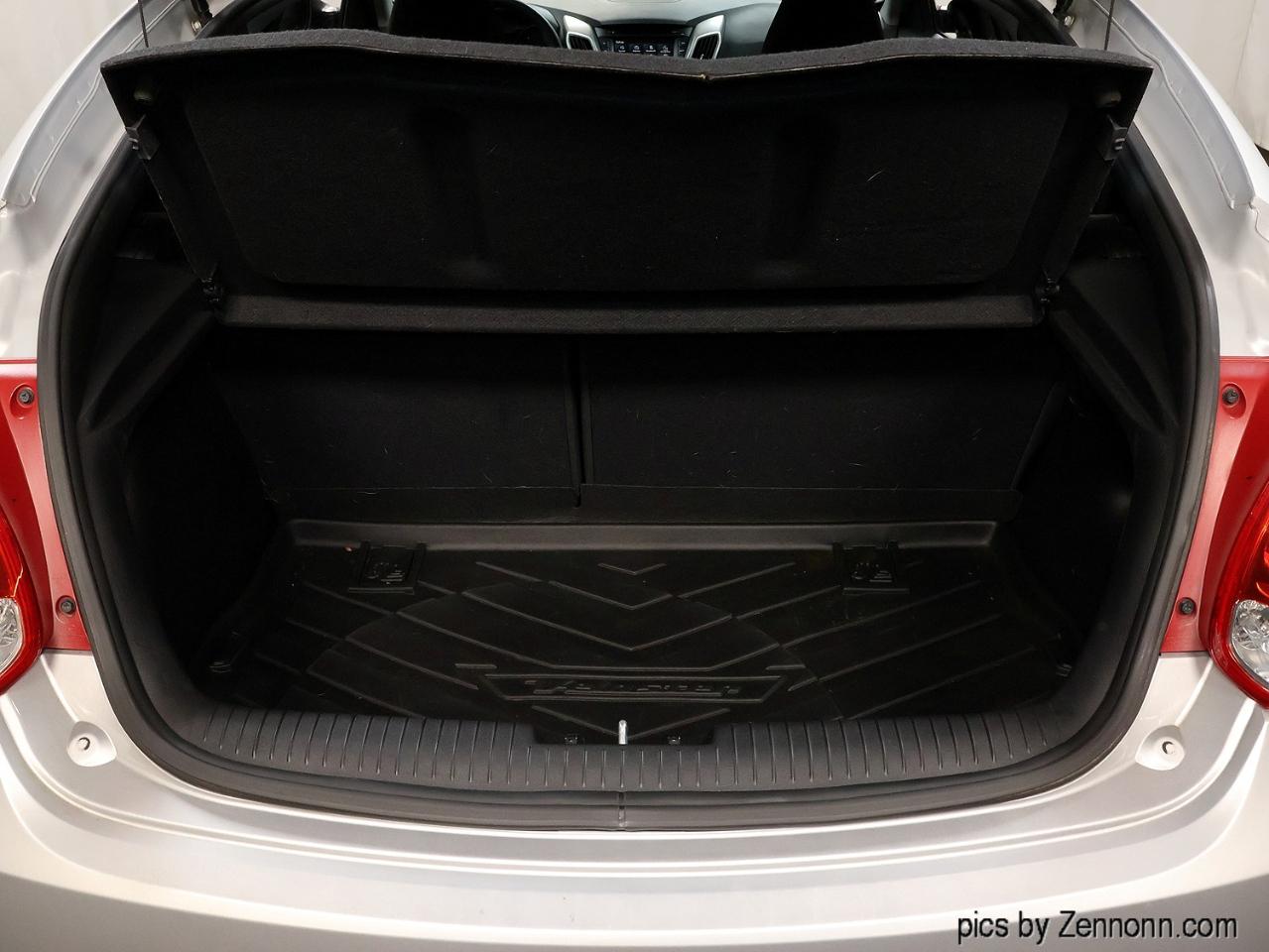 Hyundai Veloster 3dr Cpe Auto 2016