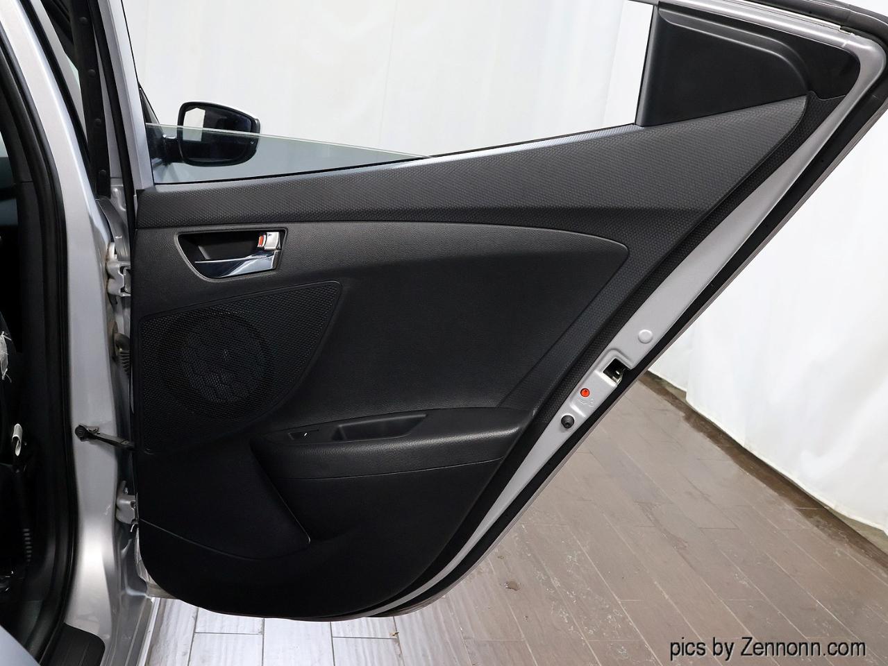 Hyundai Veloster 3dr Cpe Auto 2016
