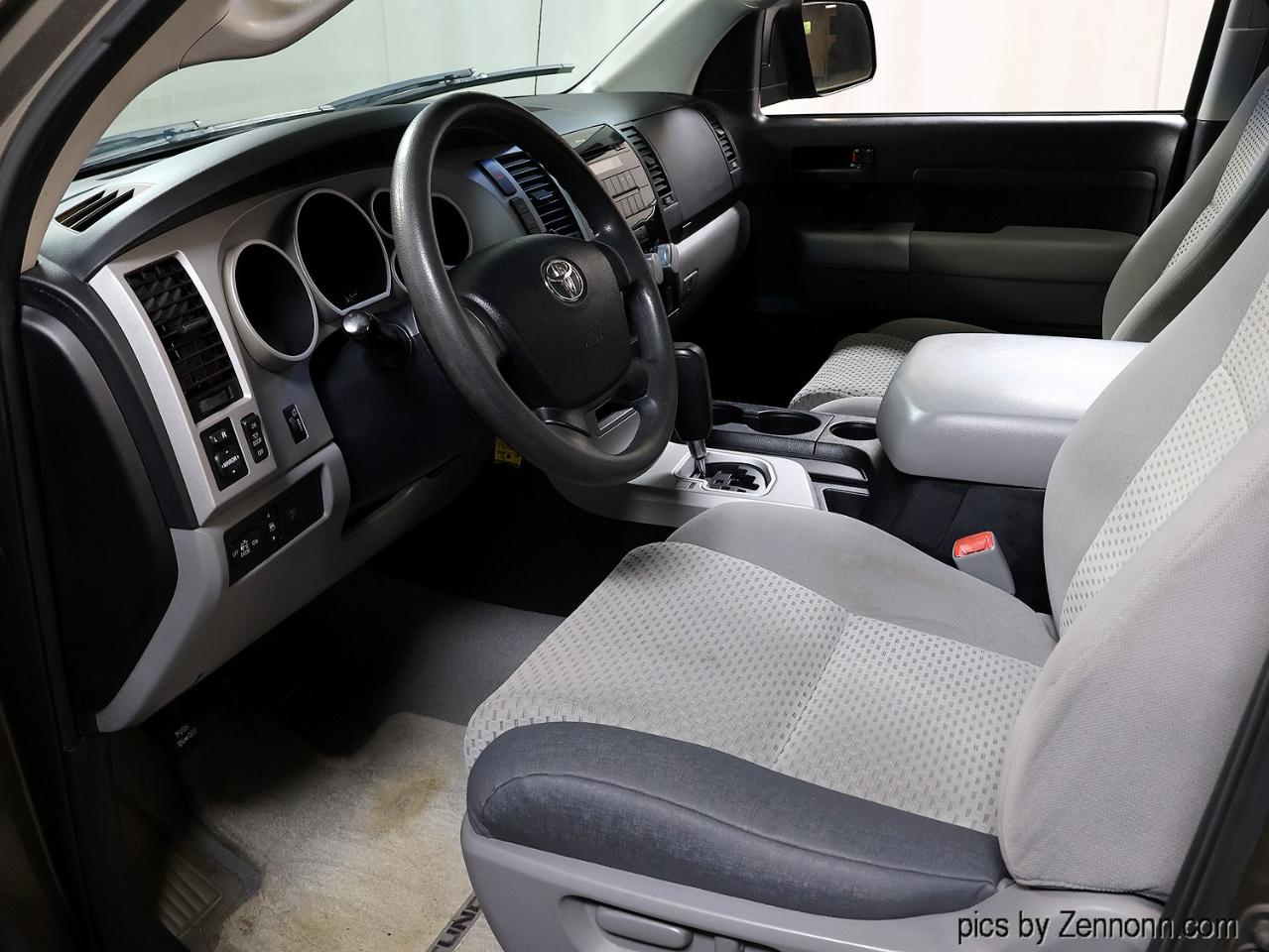 Toyota Tundra 4WD CrewMax 145.7" 5.7L SR5 (Natl) 2007