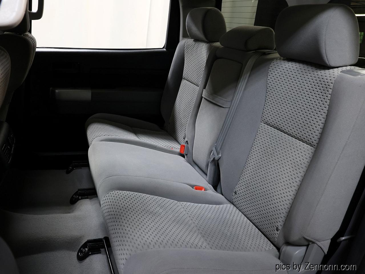 Toyota Tundra 4WD CrewMax 145.7" 5.7L SR5 (Natl) 2007