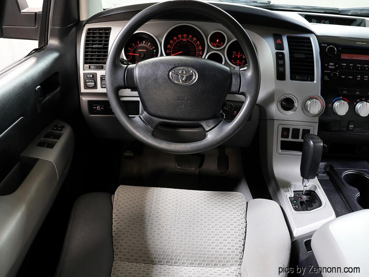 Toyota Tundra 4WD CrewMax 145.7" 5.7L SR5 (Natl) 2007