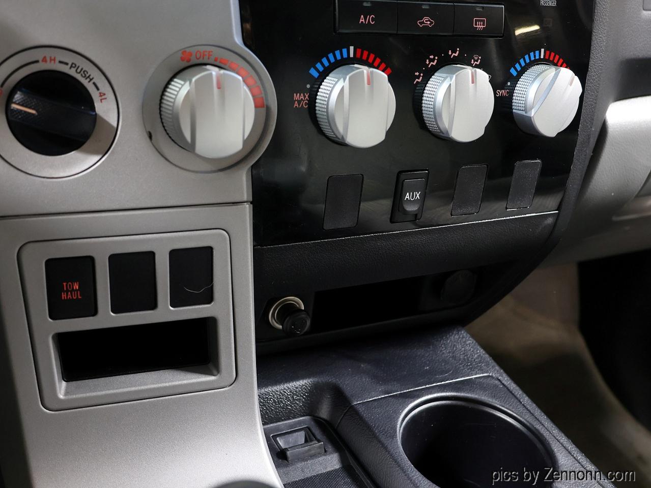 Toyota Tundra 4WD CrewMax 145.7" 5.7L SR5 (Natl) 2007