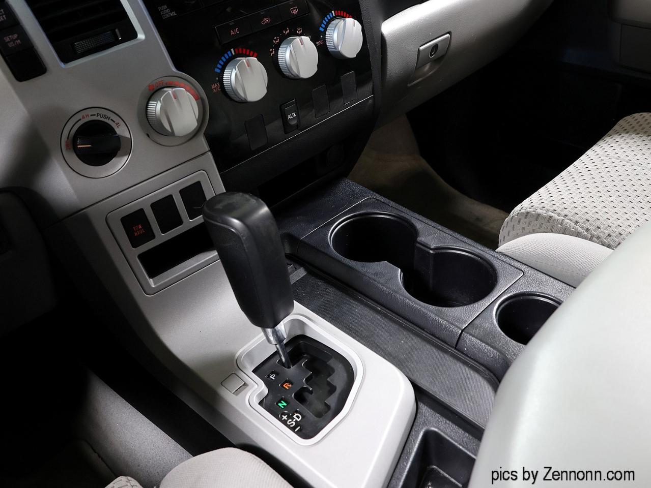 Toyota Tundra 4WD CrewMax 145.7" 5.7L SR5 (Natl) 2007