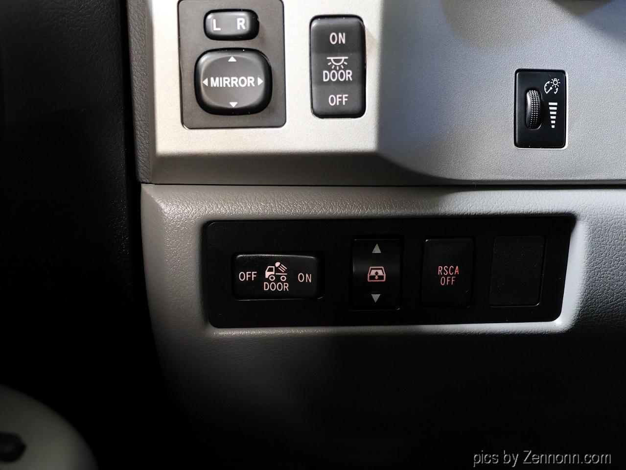 Toyota Tundra 4WD CrewMax 145.7" 5.7L SR5 (Natl) 2007