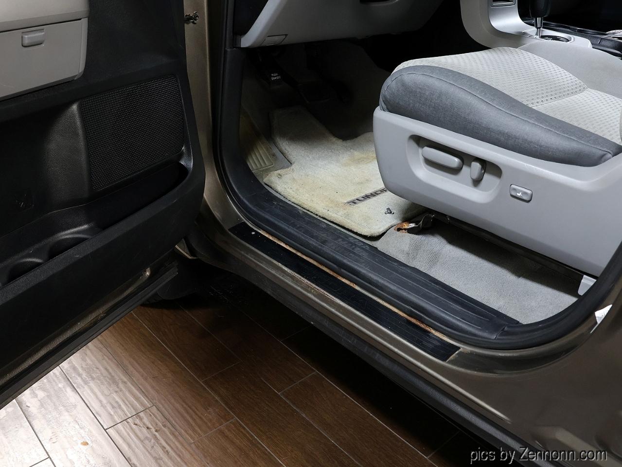 Toyota Tundra 4WD CrewMax 145.7" 5.7L SR5 (Natl) 2007