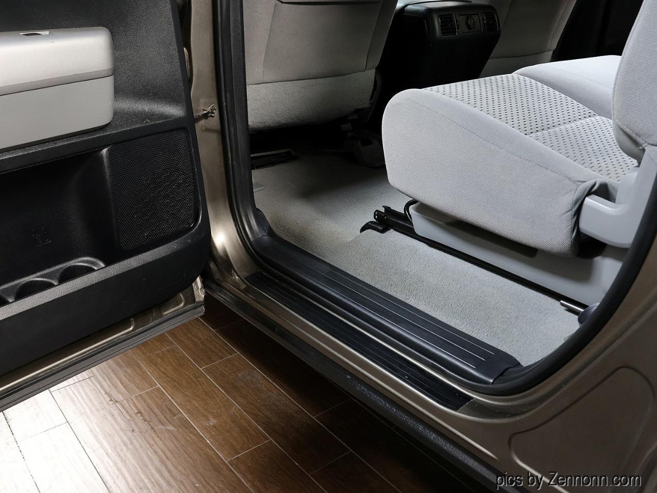 Toyota Tundra 4WD CrewMax 145.7" 5.7L SR5 (Natl) 2007