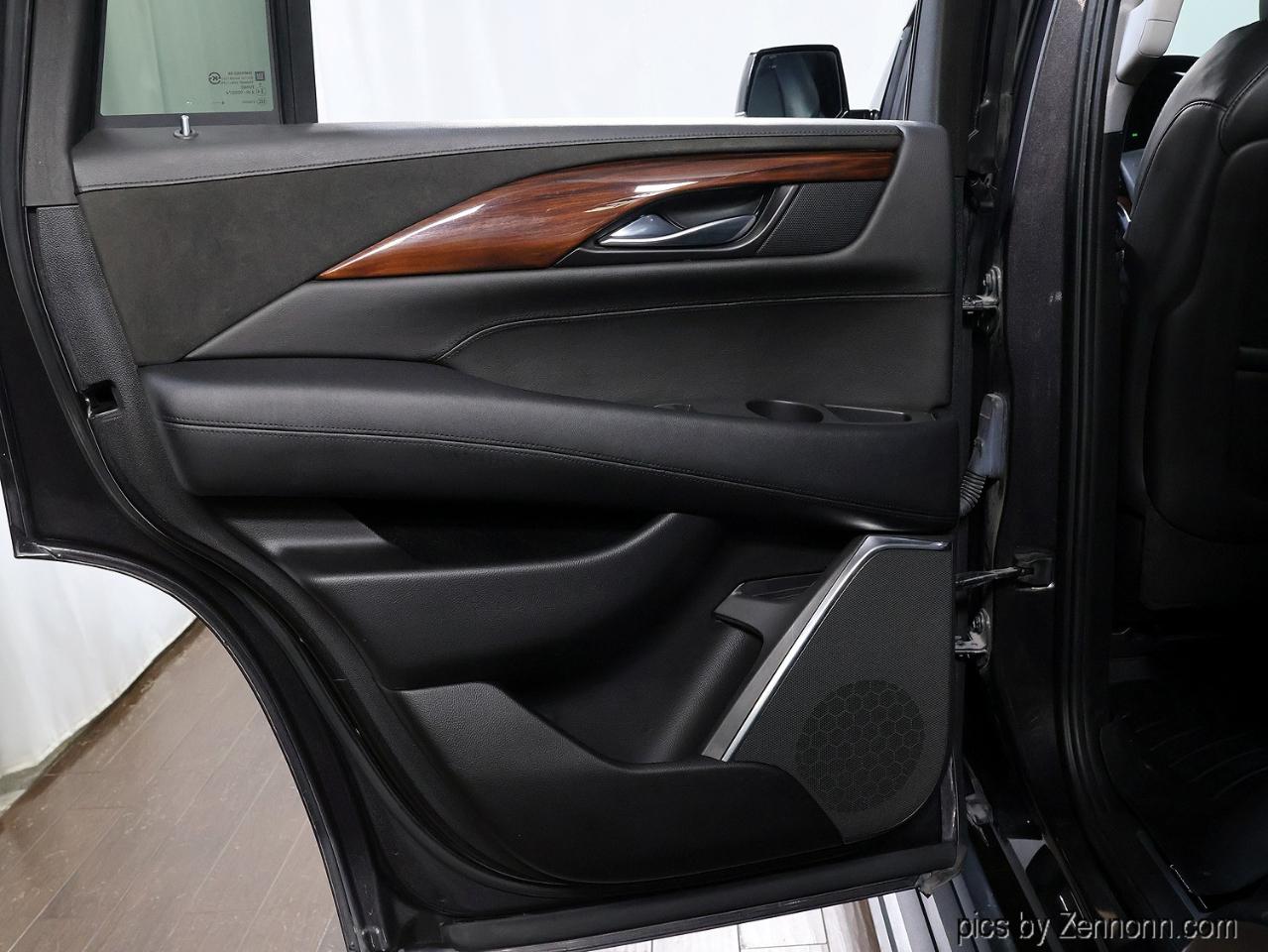 Cadillac Escalade 4WD 4dr Premium 2015