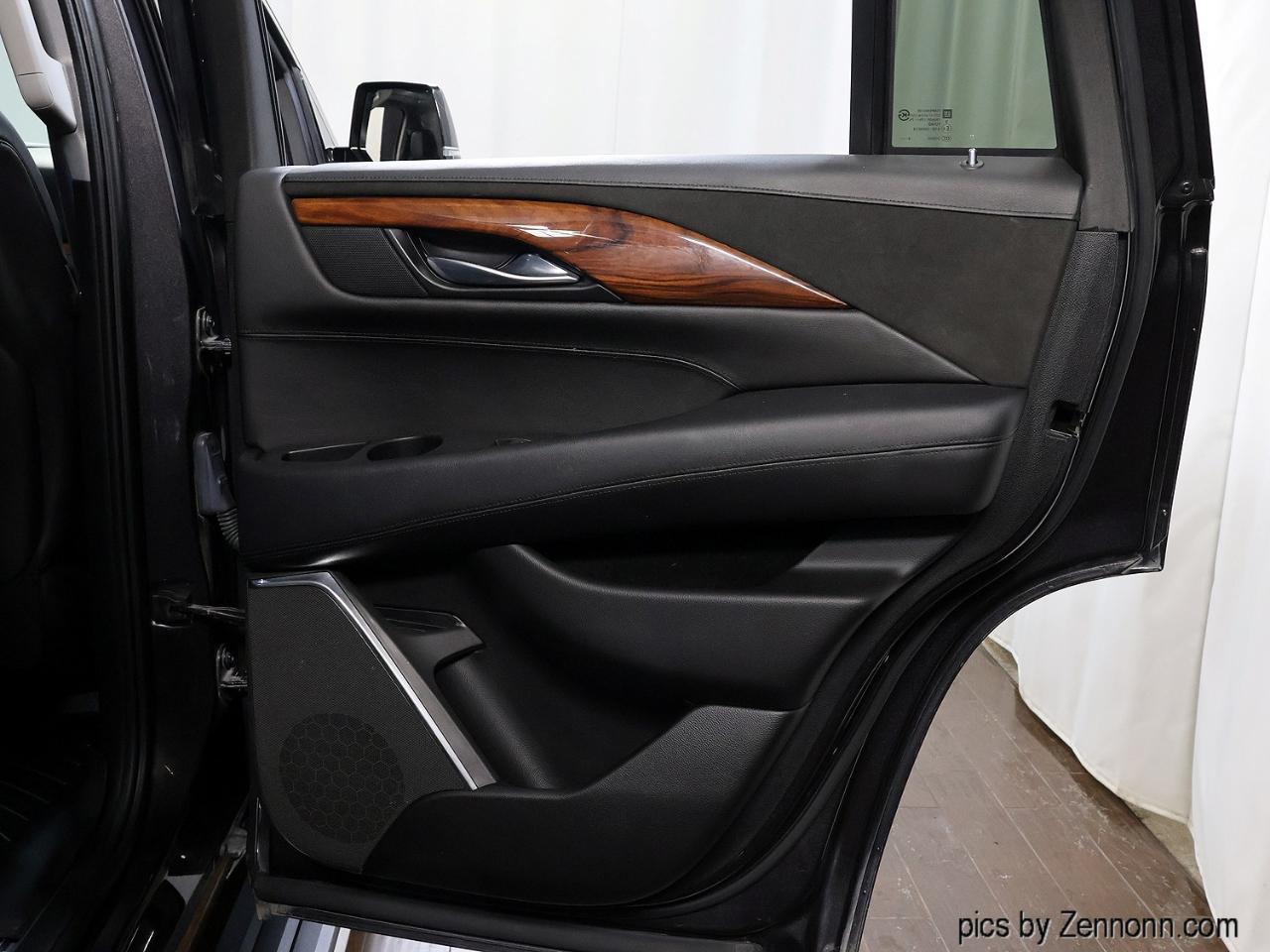 Cadillac Escalade 4WD 4dr Premium 2015