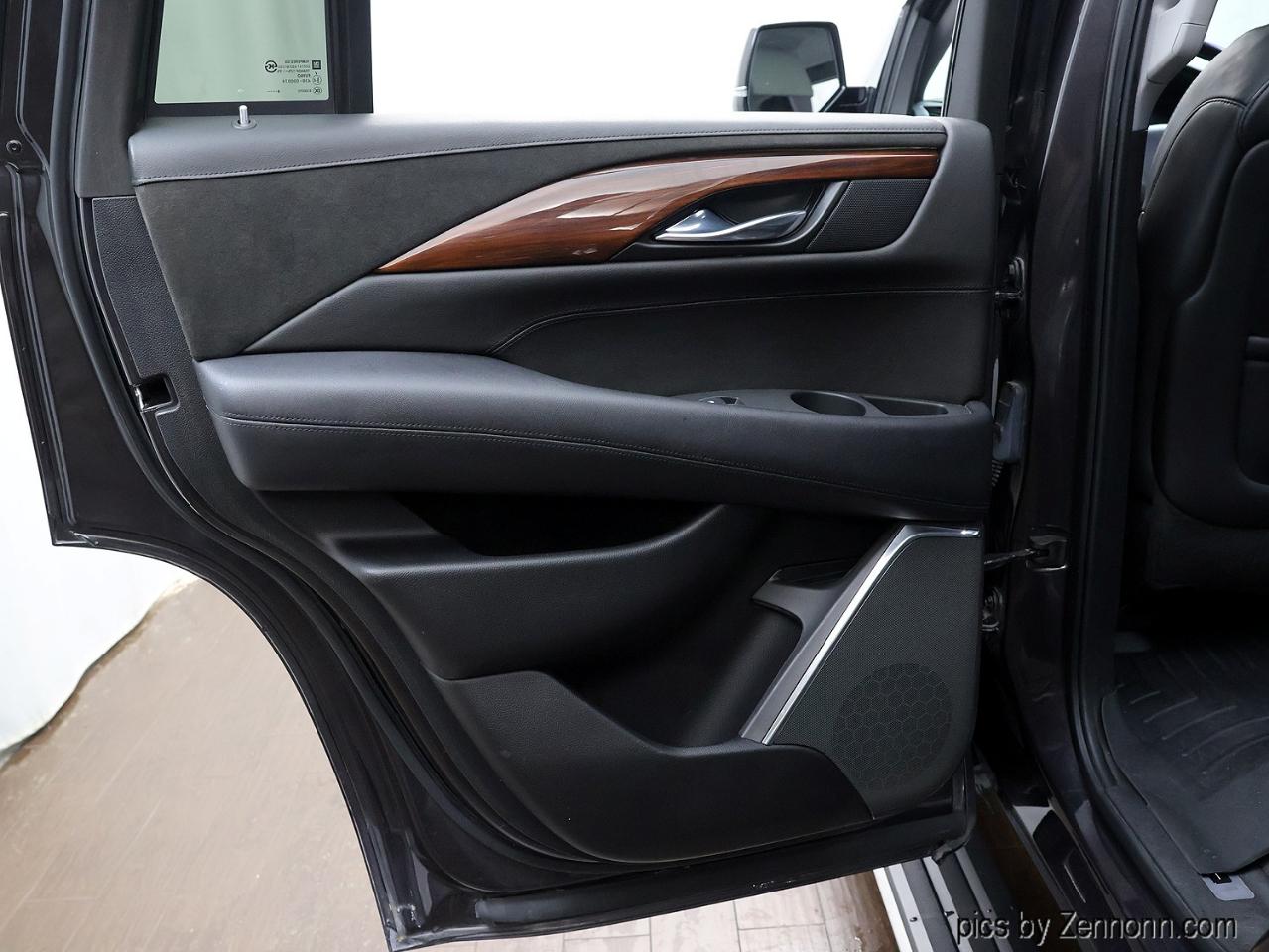 Cadillac Escalade 4WD 4dr Premium 2015