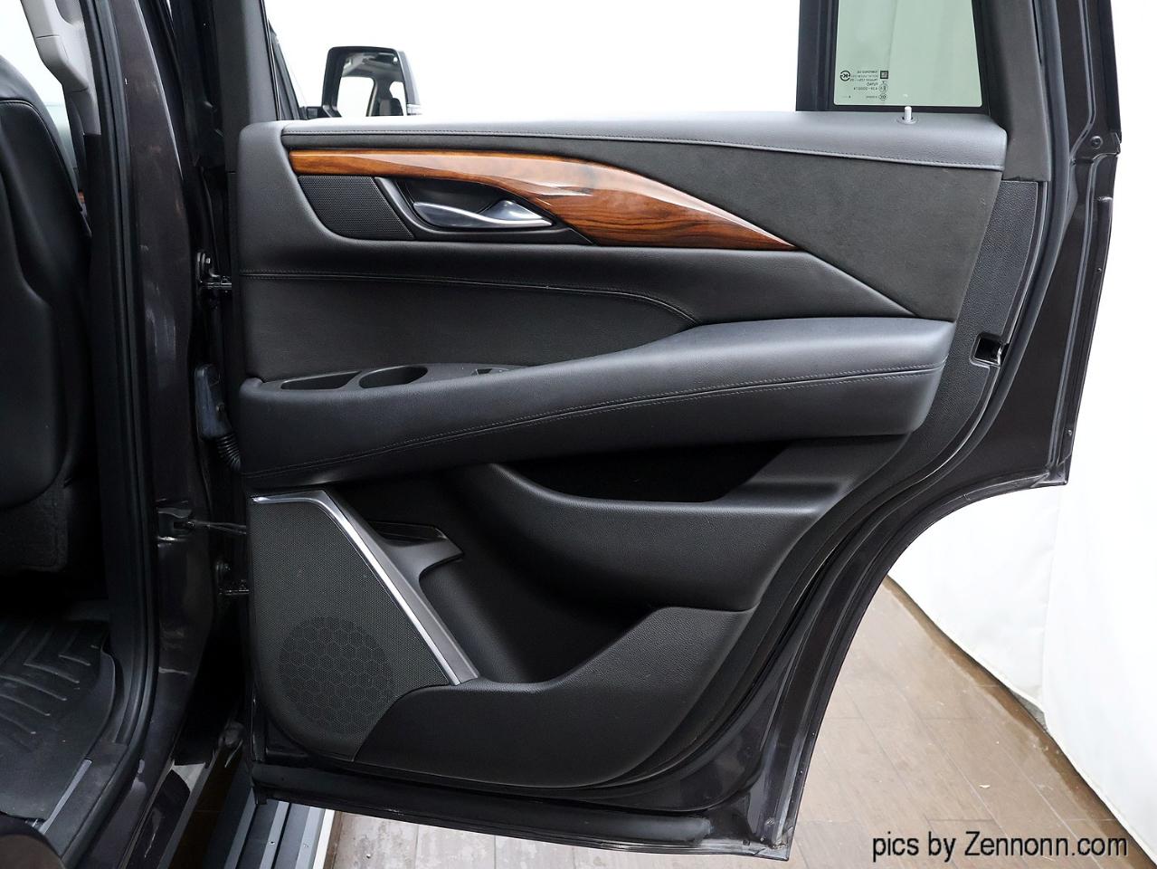 Cadillac Escalade 4WD 4dr Premium 2015