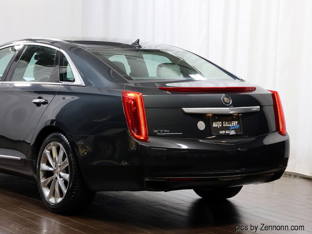 Cadillac XTS 4dr Sdn Luxury FWD 2013