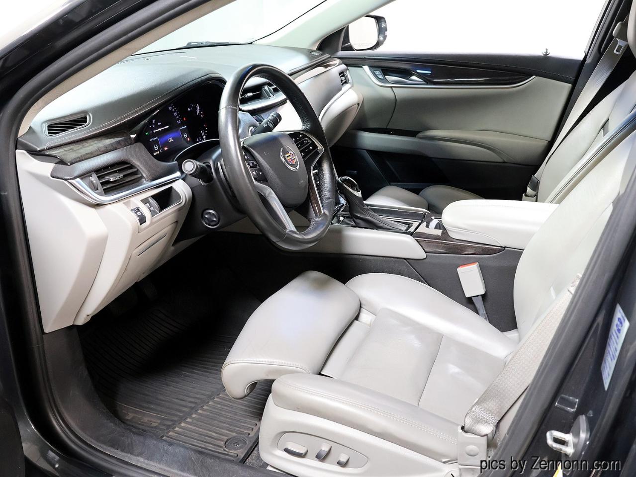 Cadillac XTS 4dr Sdn Luxury FWD 2013