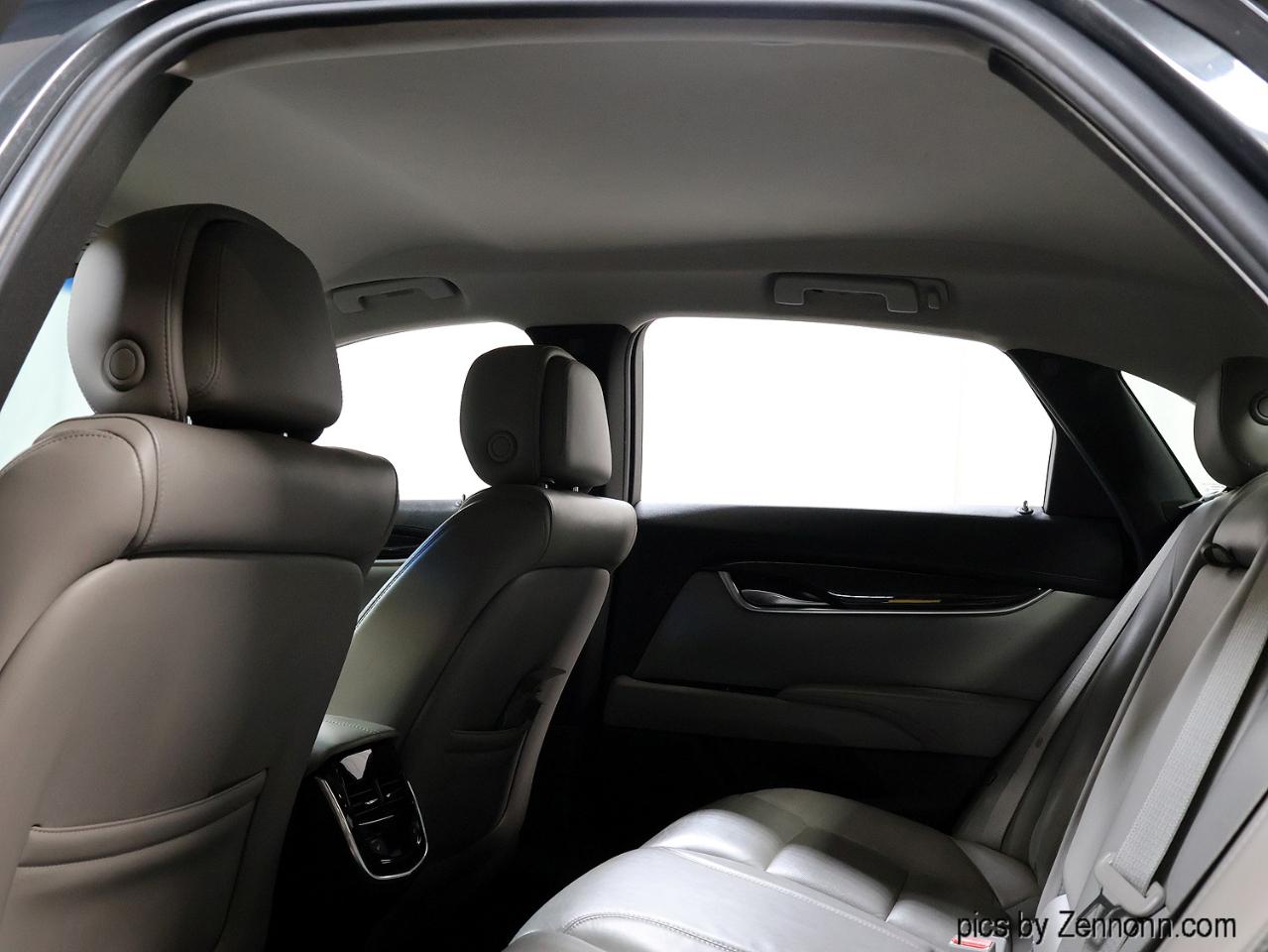 Cadillac XTS 4dr Sdn Luxury FWD 2013