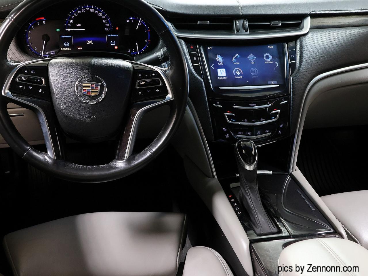 Cadillac XTS 4dr Sdn Luxury FWD 2013
