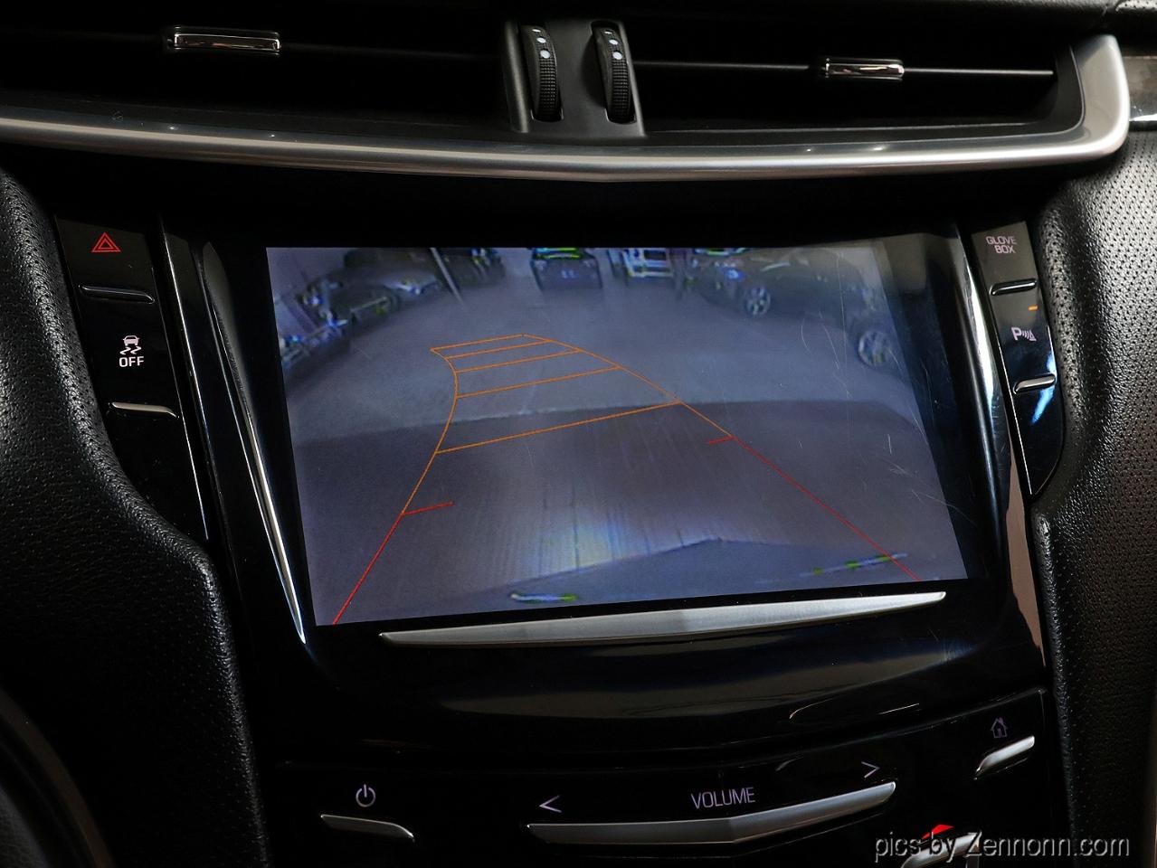 Cadillac XTS 4dr Sdn Luxury FWD 2013