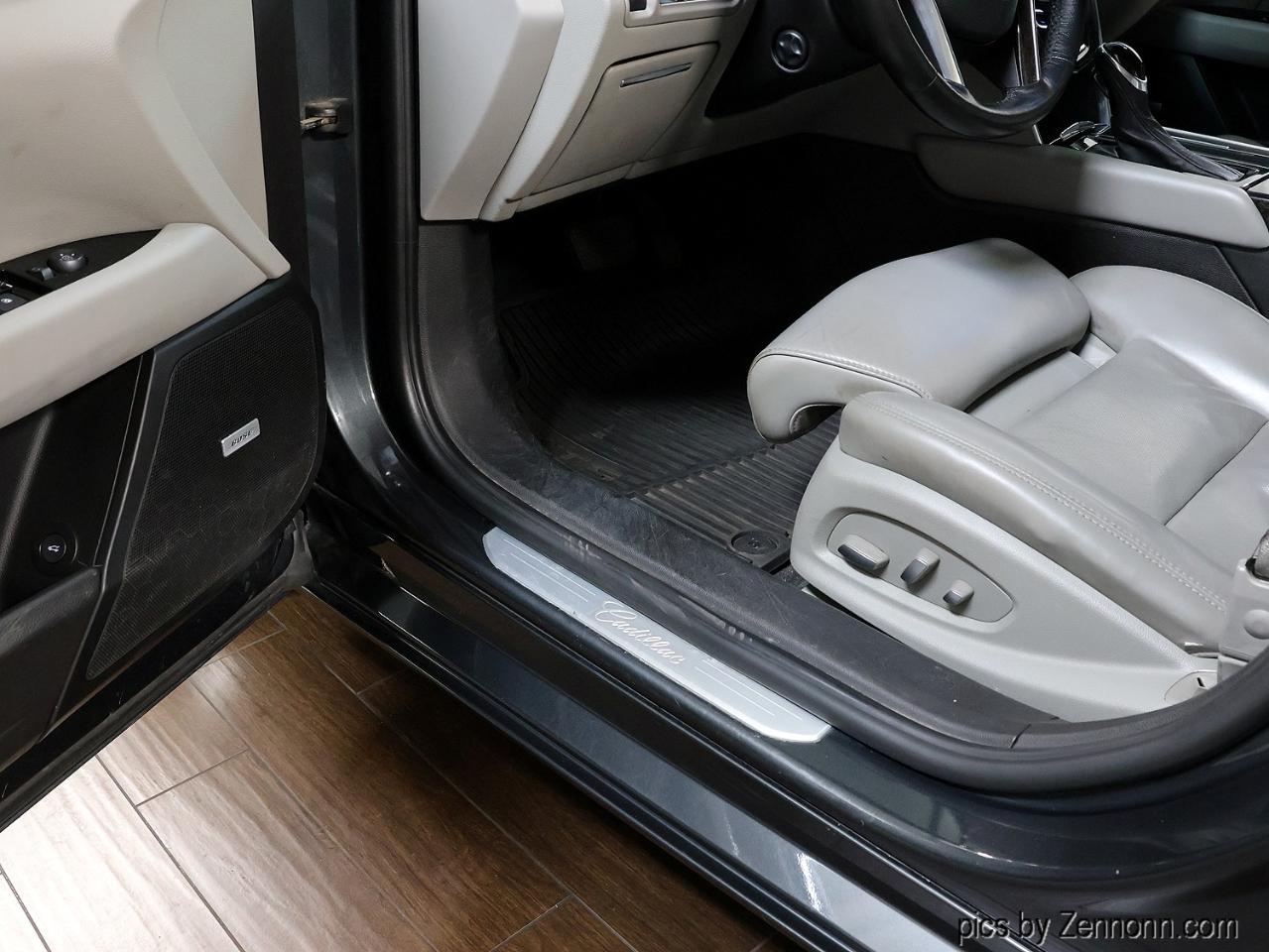 Cadillac XTS 4dr Sdn Luxury FWD 2013