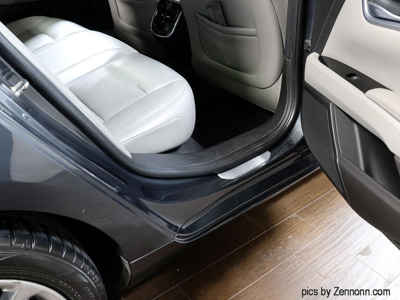 Cadillac XTS 4dr Sdn Luxury FWD 2013