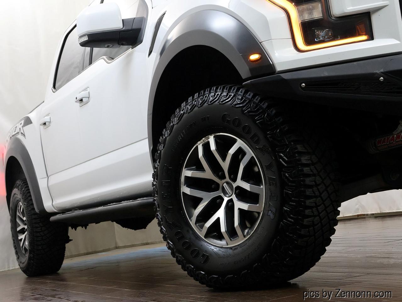 Ford F-150 Raptor 4WD SuperCrew 5.5' Box 2017