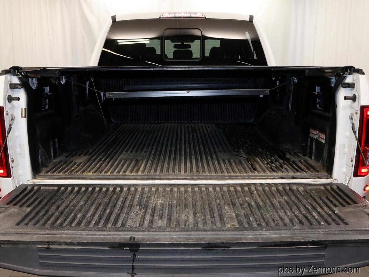 Ford F-150 Raptor 4WD SuperCrew 5.5' Box 2017