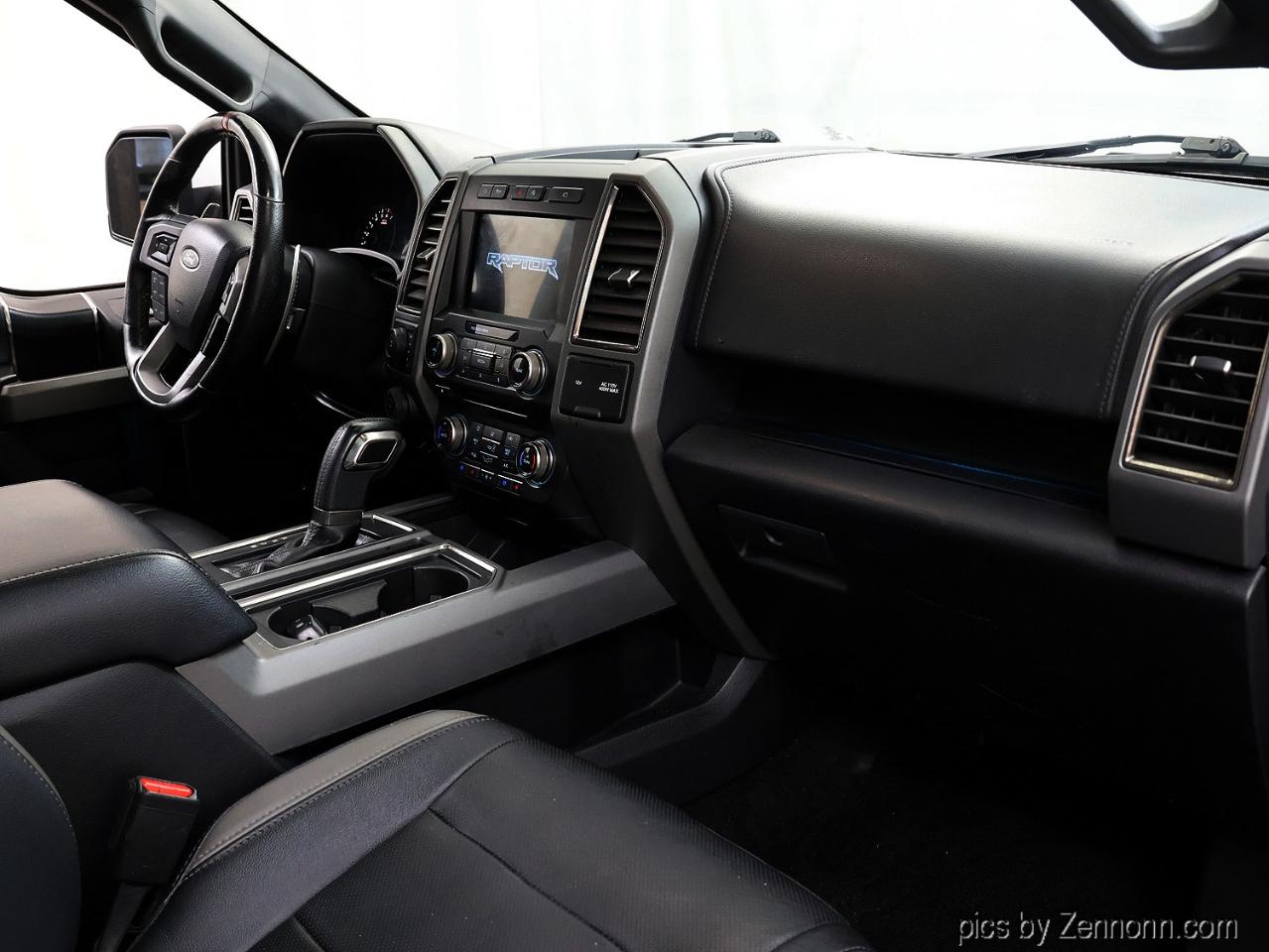 Ford F-150 Raptor 4WD SuperCrew 5.5' Box 2017