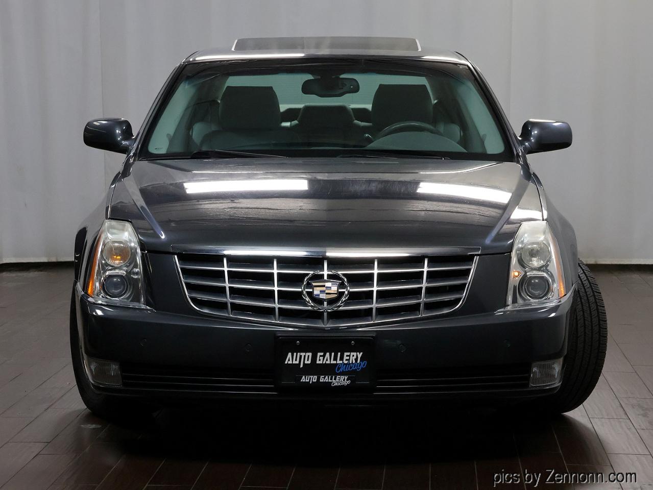 Cadillac DTS 4dr Sdn Luxury Collection 2011