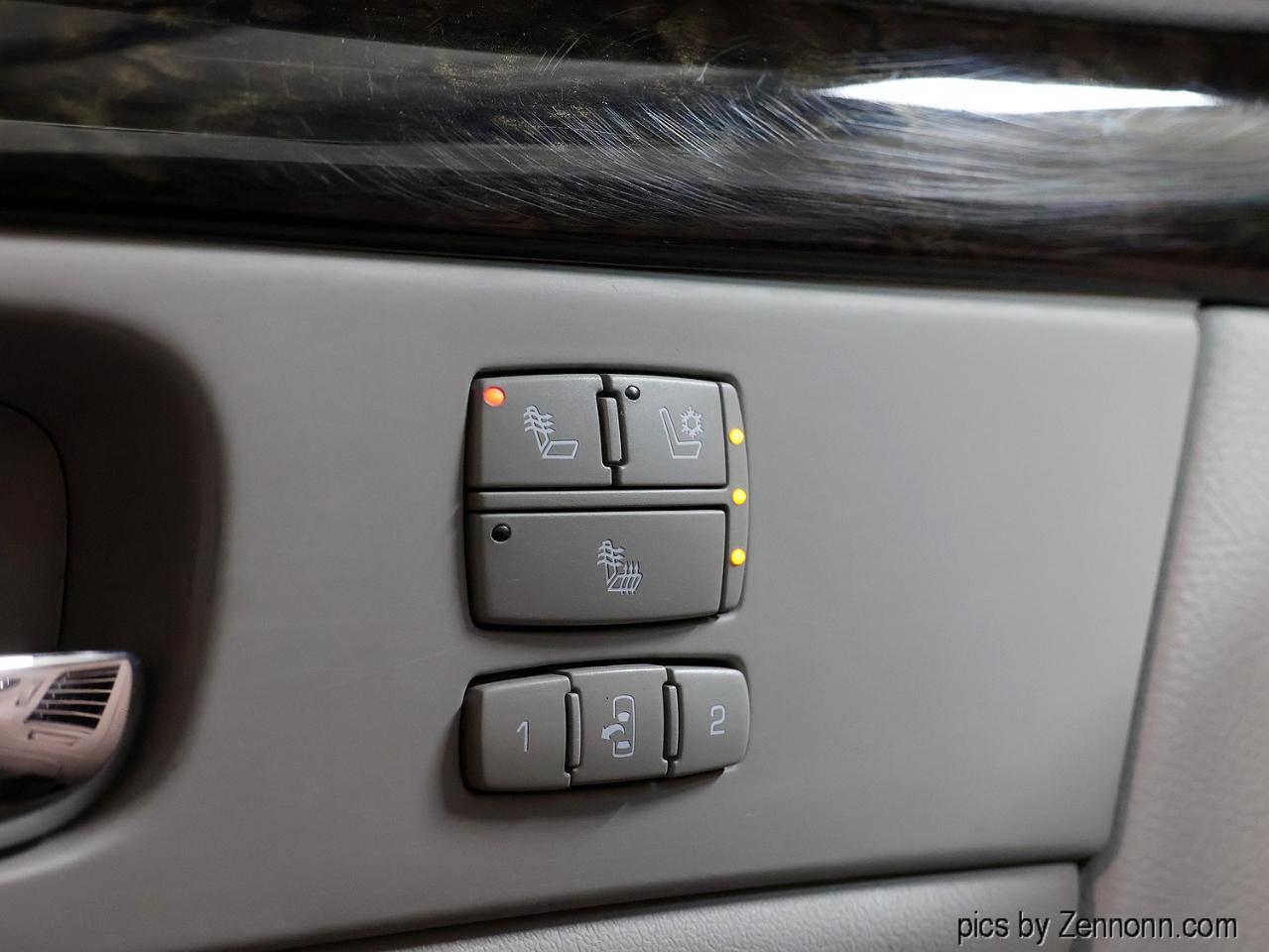Cadillac DTS 4dr Sdn Luxury Collection 2011
