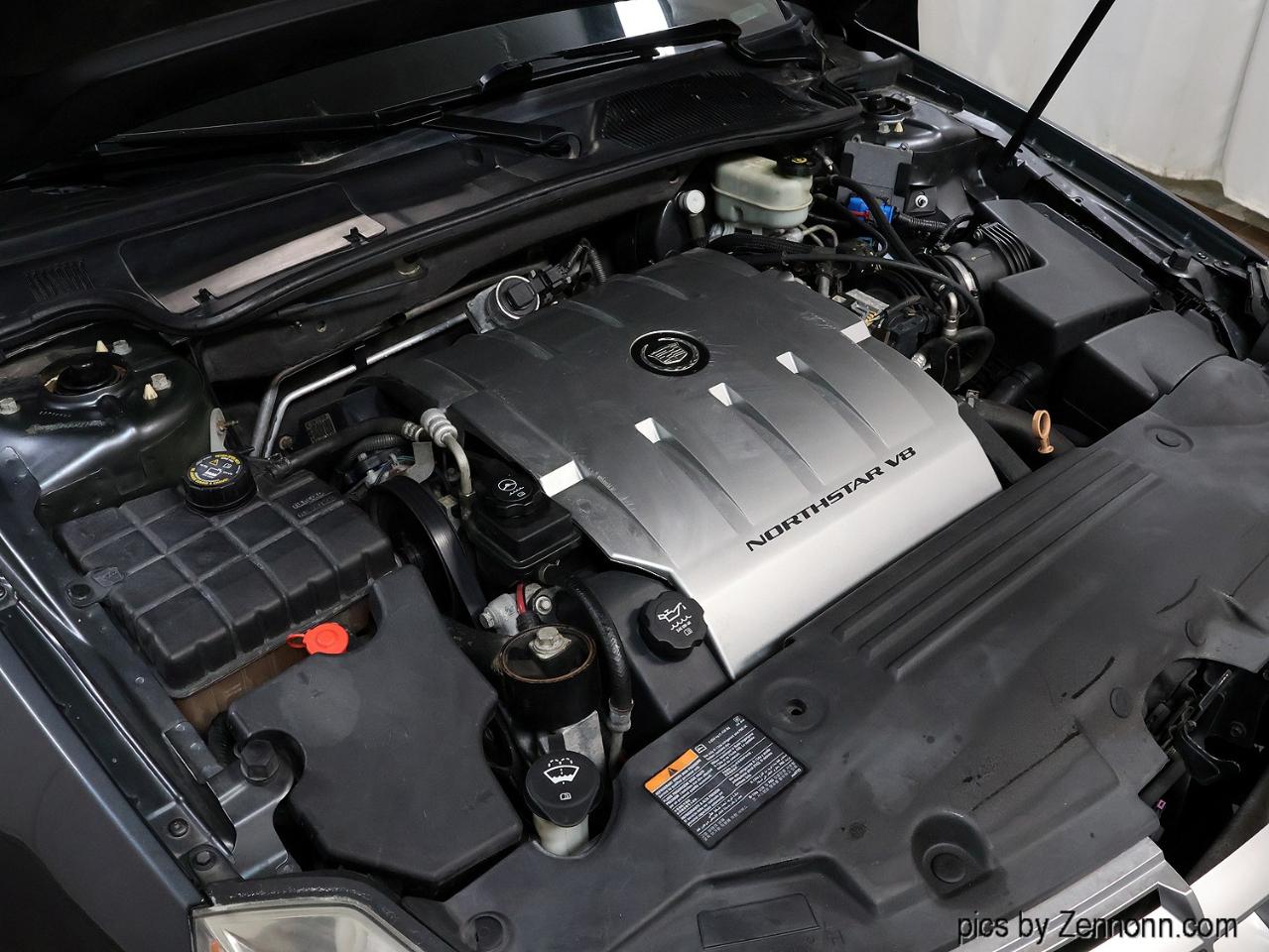 Cadillac DTS 4dr Sdn Luxury Collection 2011