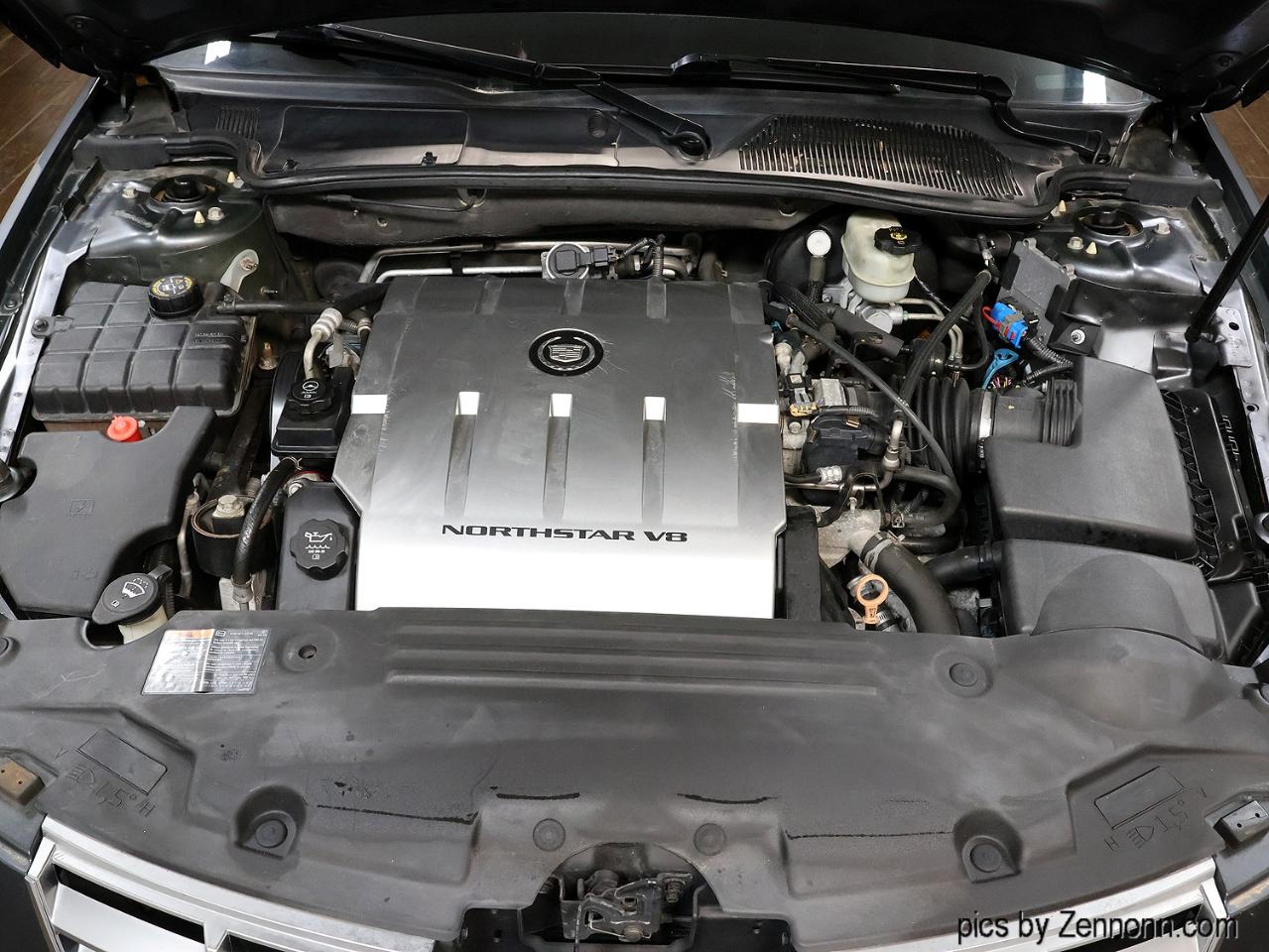 Cadillac DTS 4dr Sdn Luxury Collection 2011