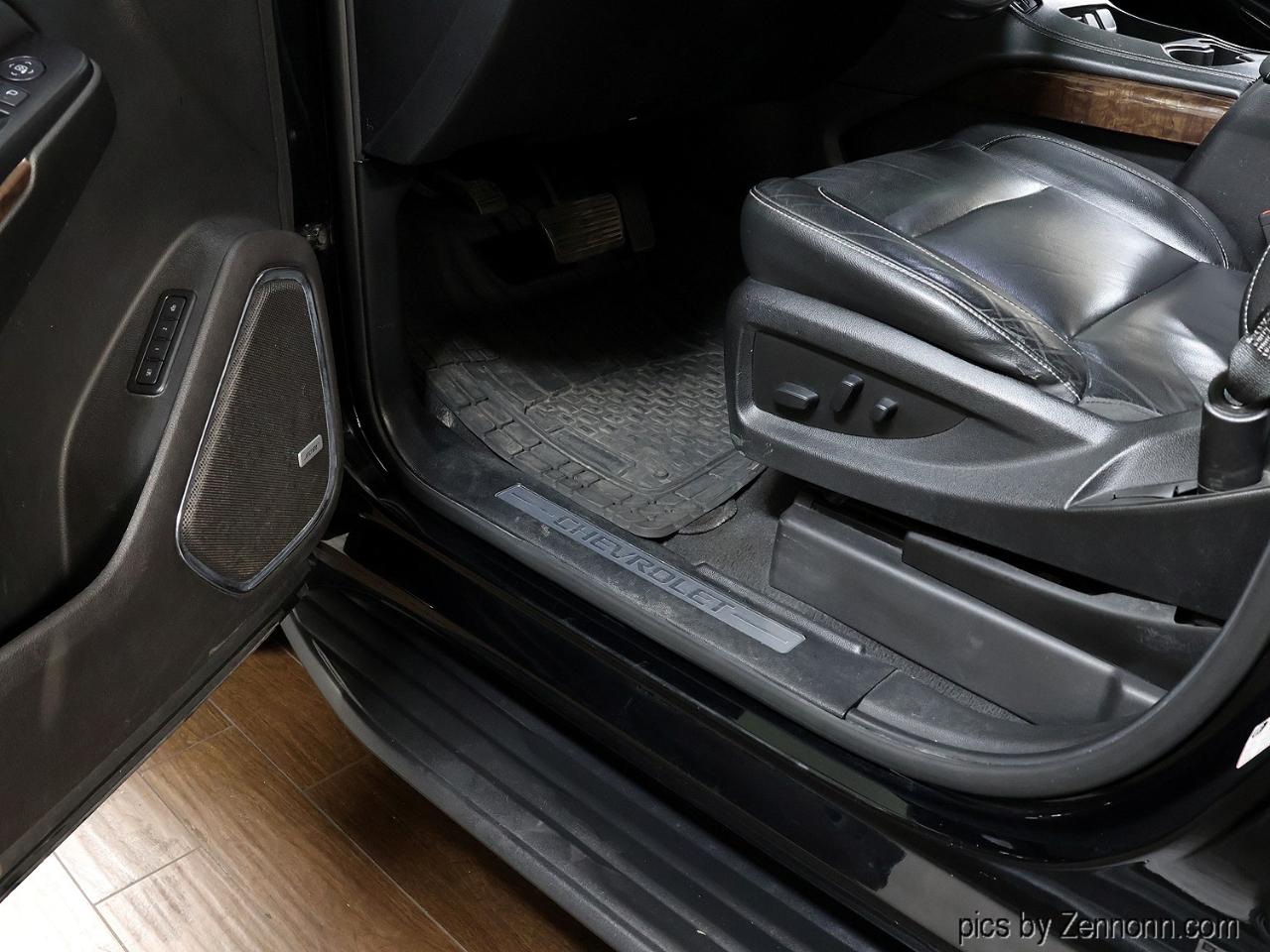 Chevrolet Suburban 4WD 4dr LT 2020