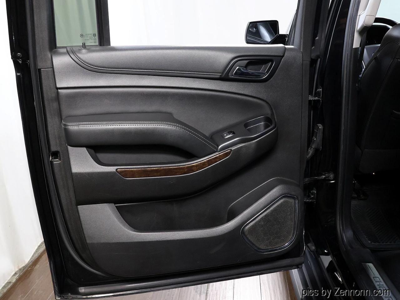 Chevrolet Suburban 4WD 4dr LT 2020
